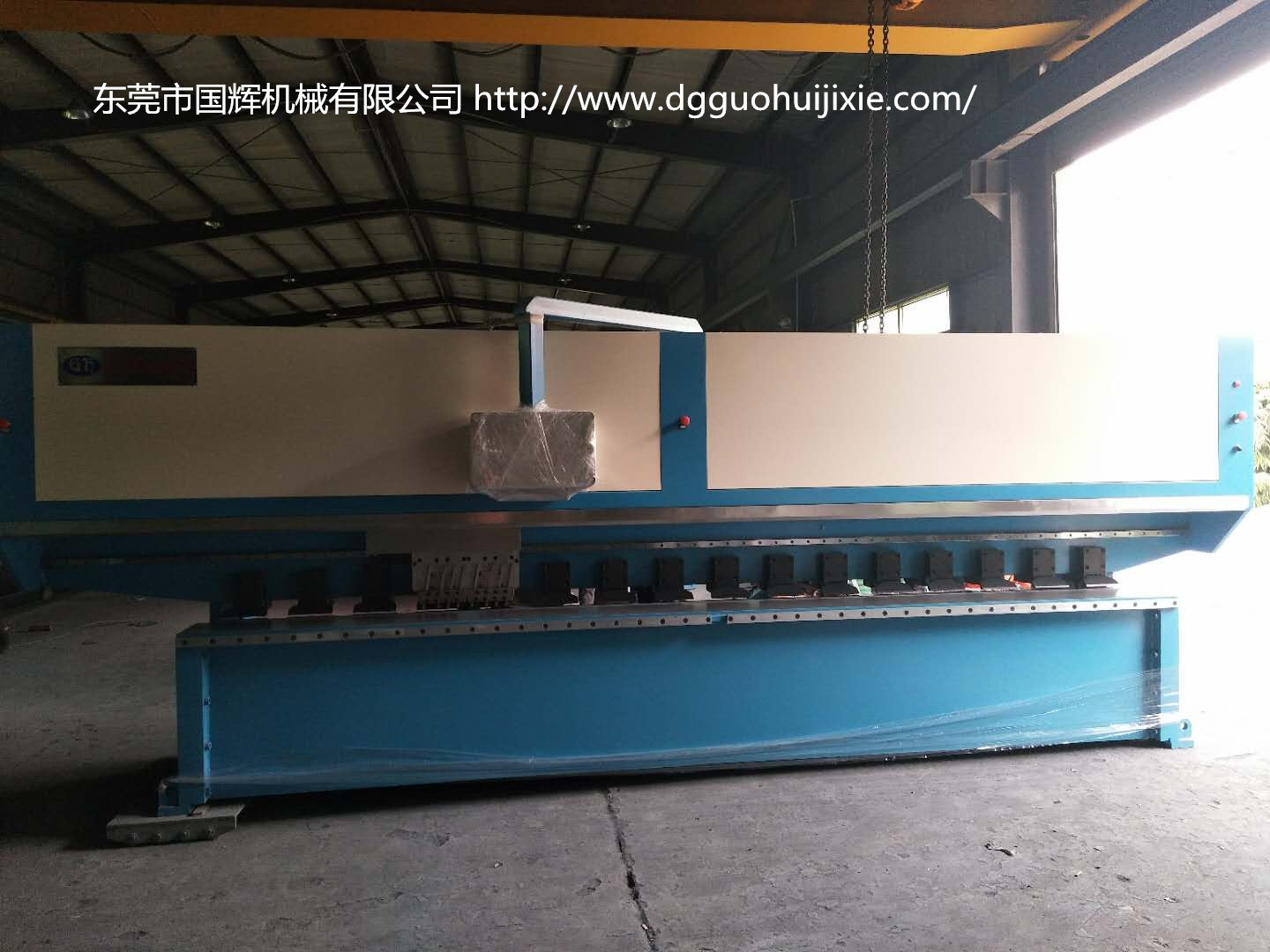 國輝刨槽機(jī)裝車發(fā)往寧波