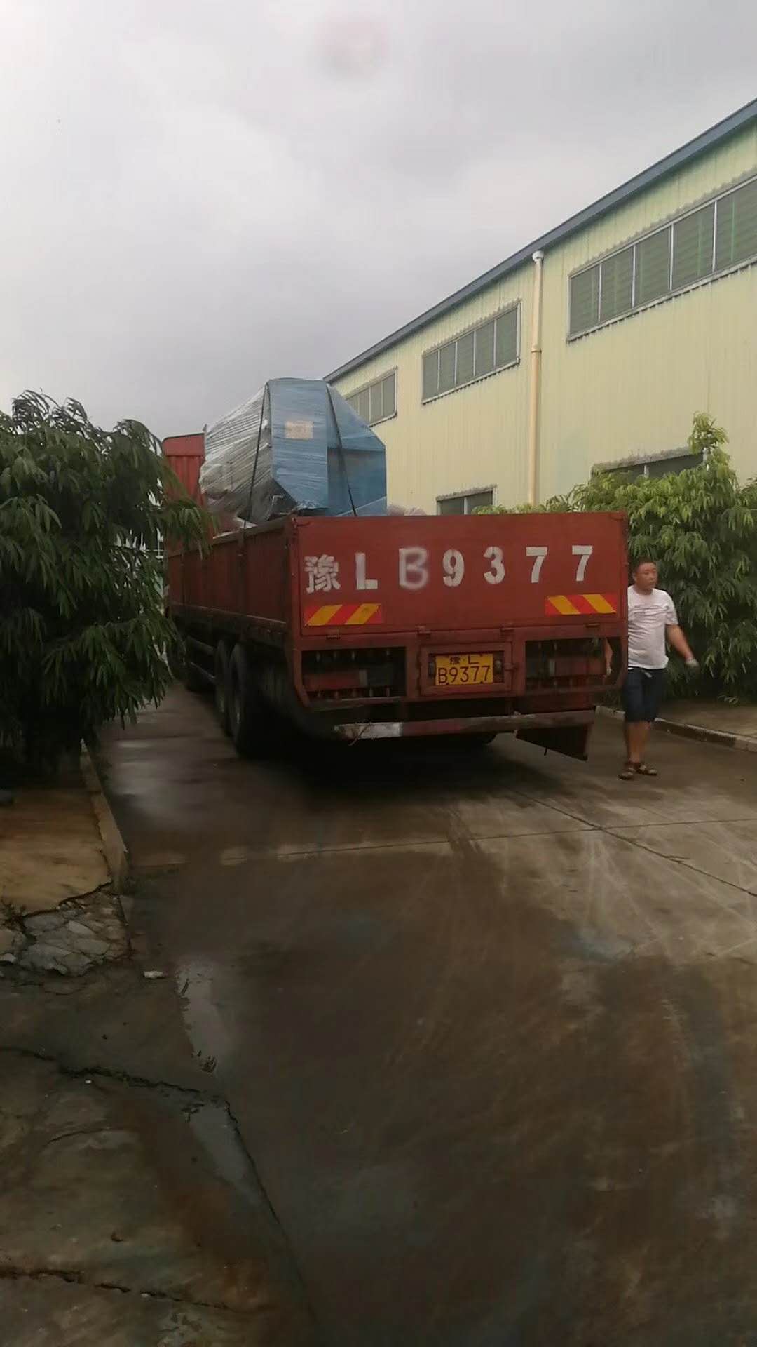 名牌國輝刨槽機(jī)送至民牌不銹鋼廠