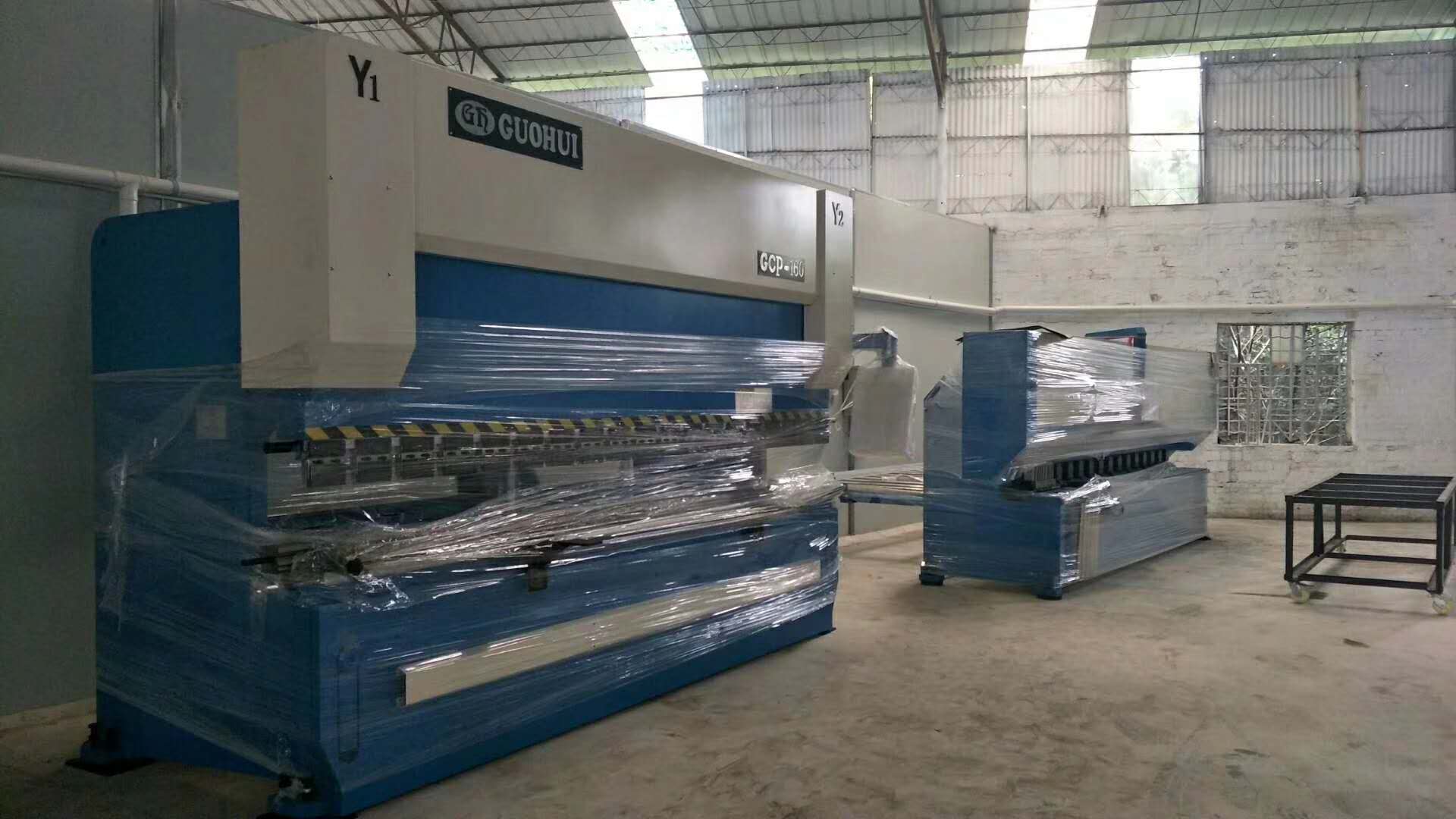 十月，金秋送爽，國輝送機